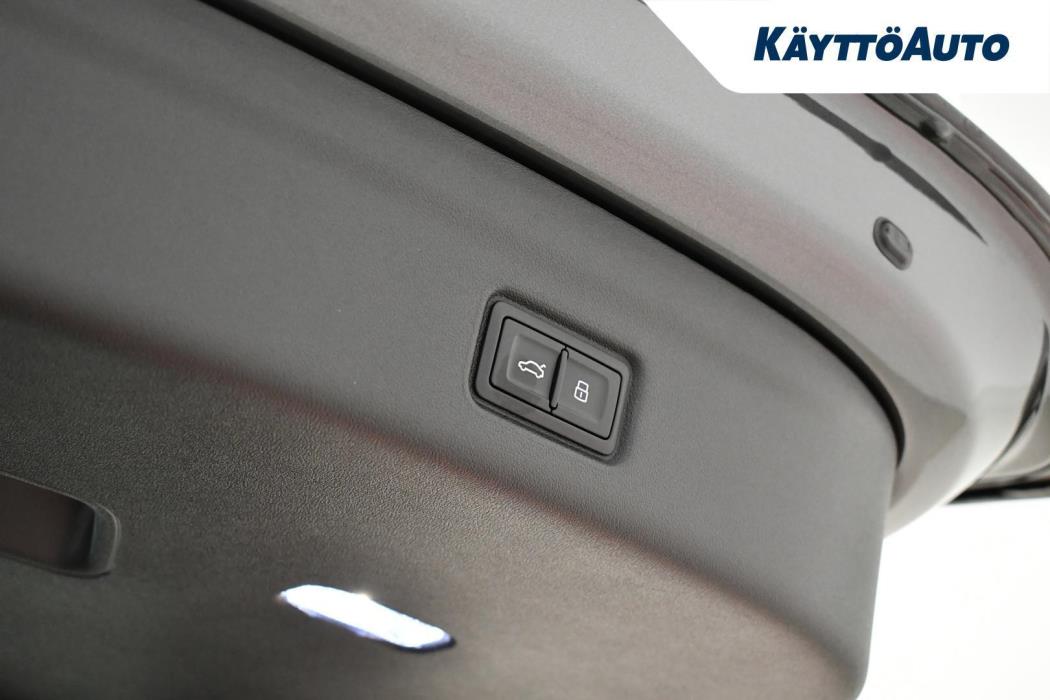 AUDI SQ6 e-tron 2025