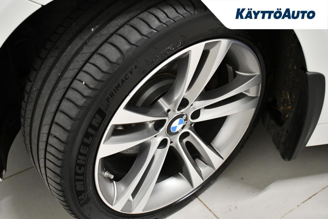 BMW 330 2015