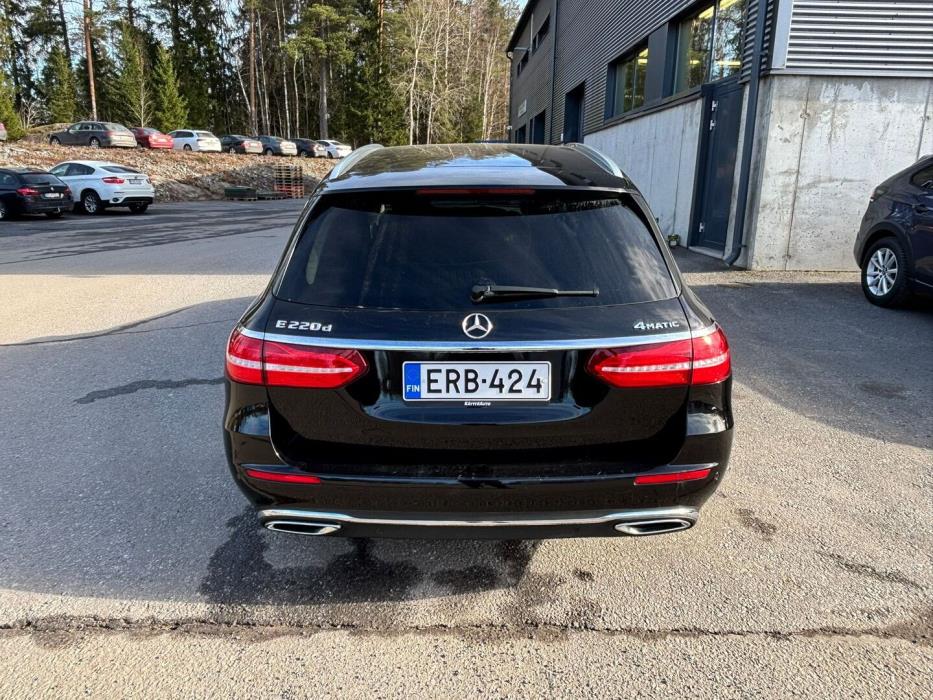 MERCEDES-BENZ E 2017