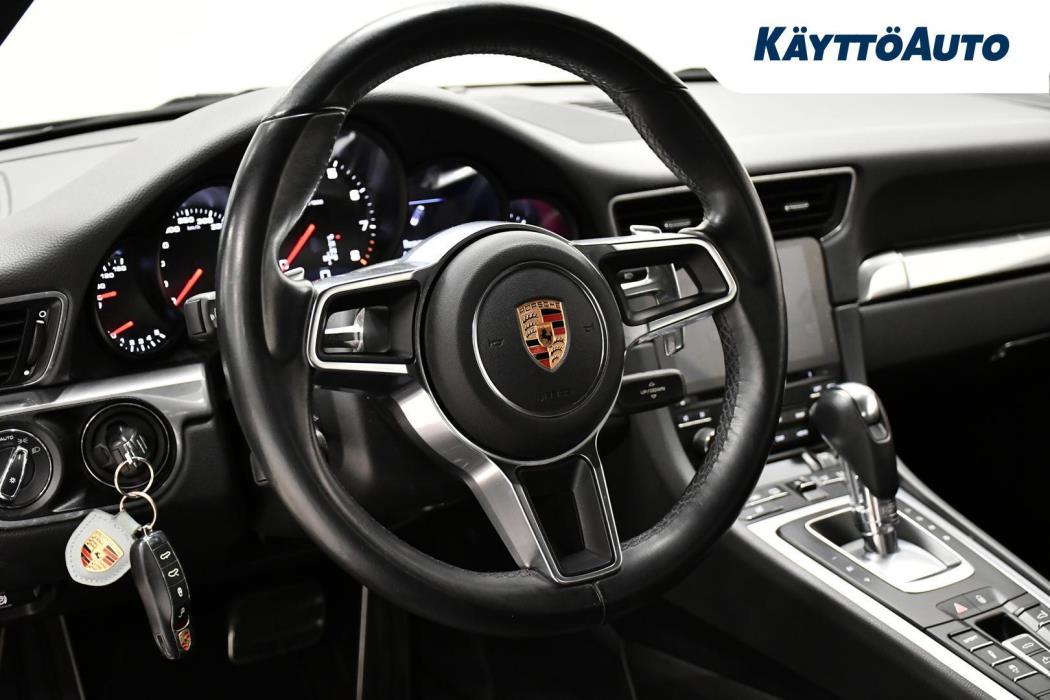 PORSCHE 911 2016
