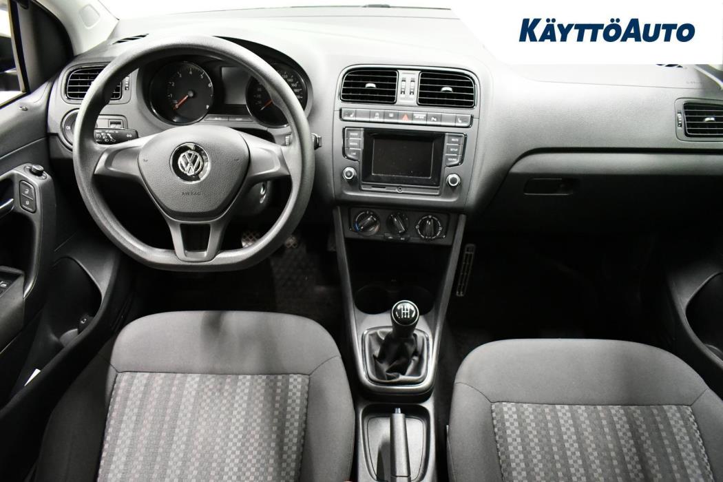 VOLKSWAGEN Polo 2015