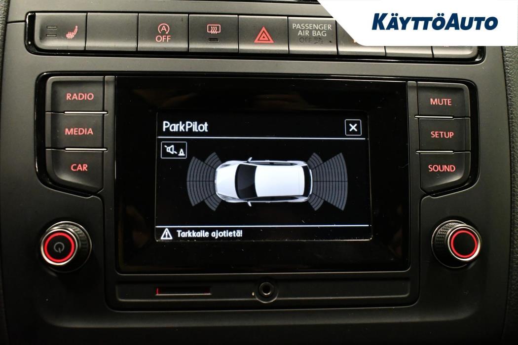 VOLKSWAGEN Polo 2015