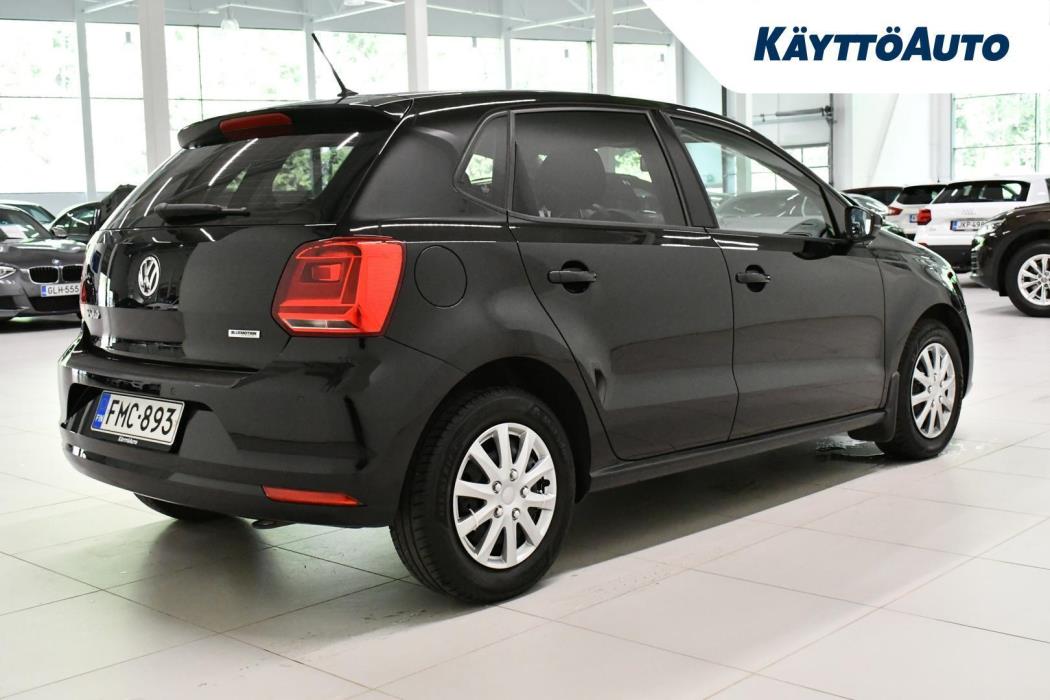VOLKSWAGEN Polo 2015