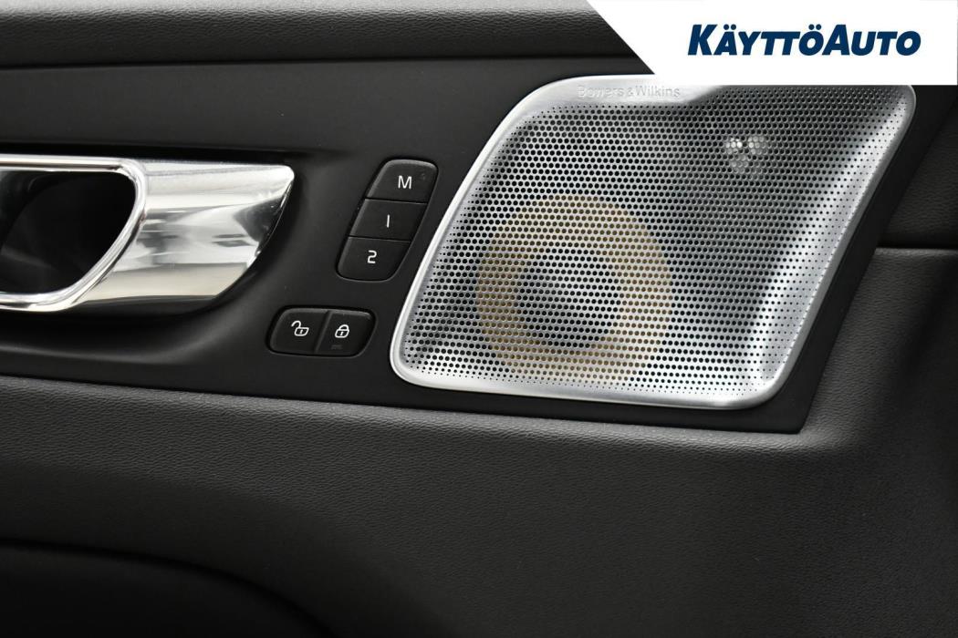 VOLVO XC60 2018
