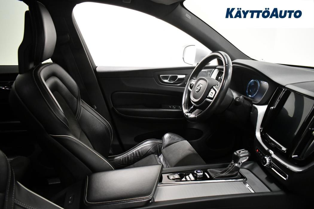VOLVO XC60 2018