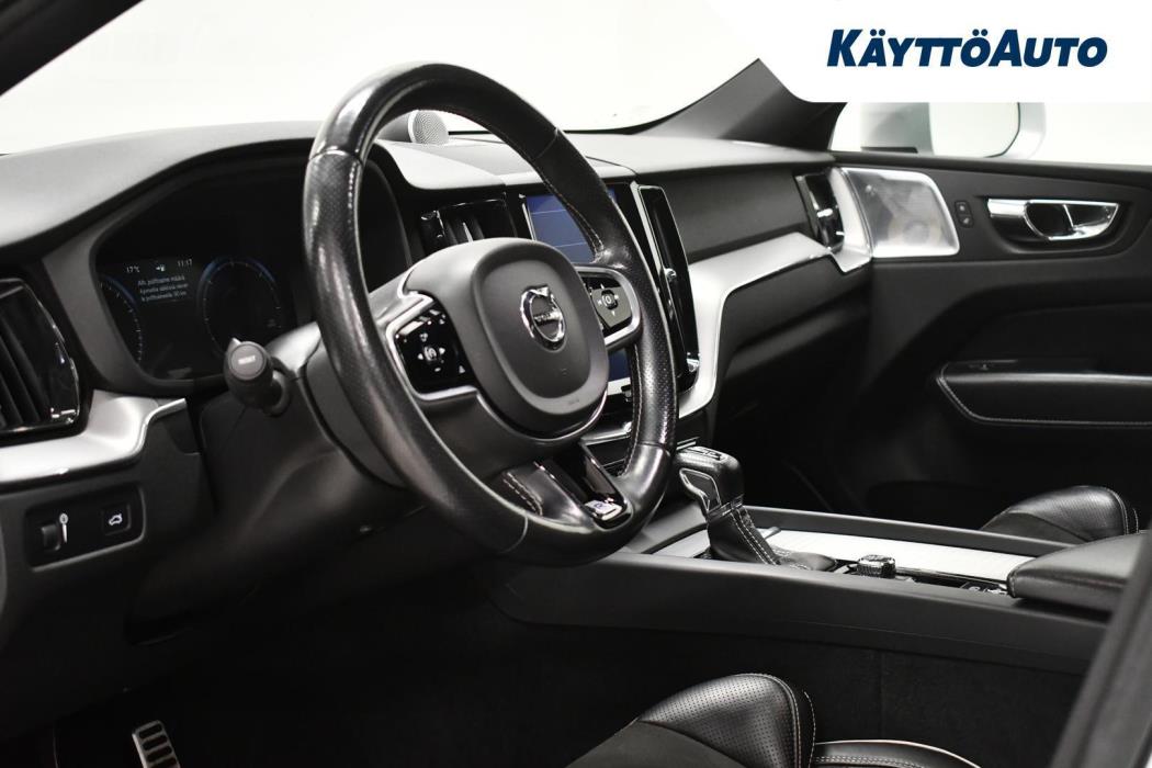 VOLVO XC60 2018