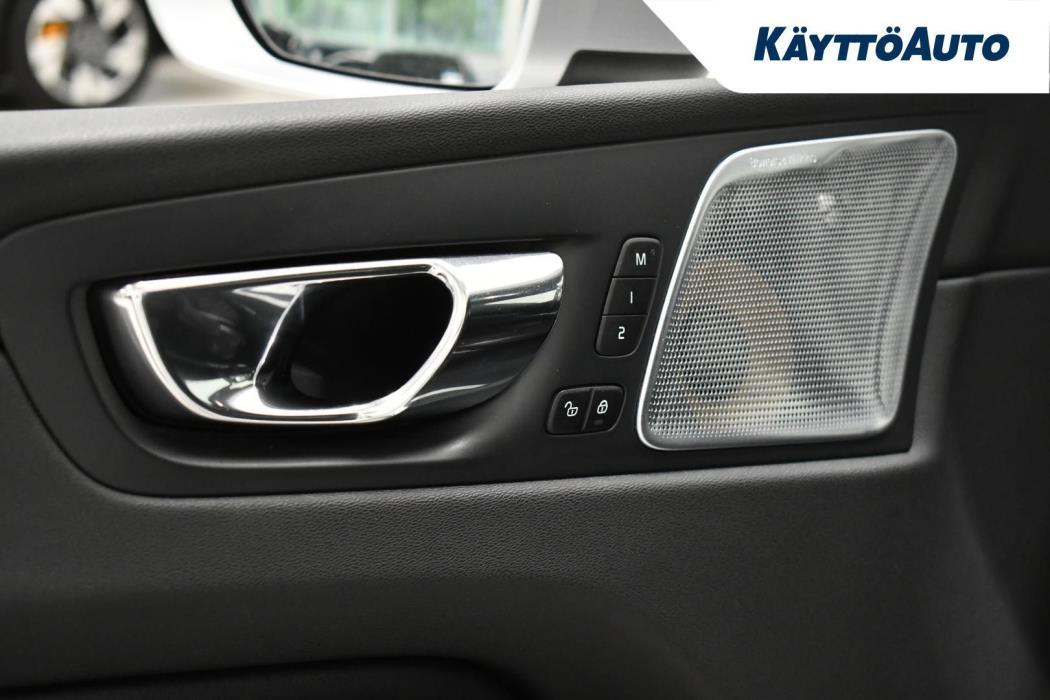 VOLVO XC60 2018