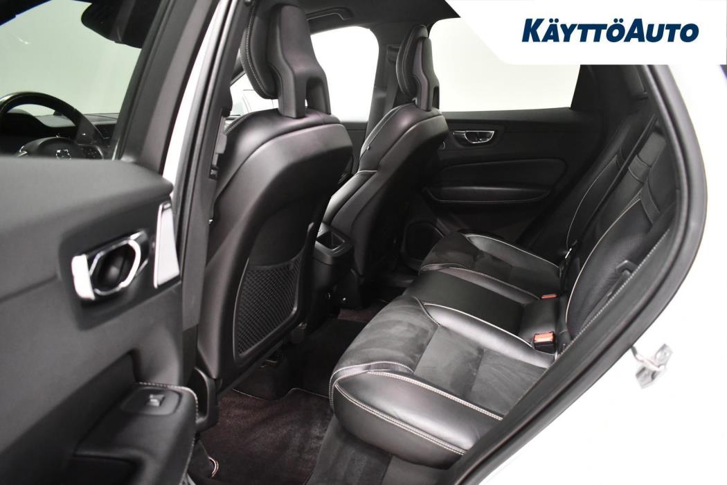 VOLVO XC60 2018