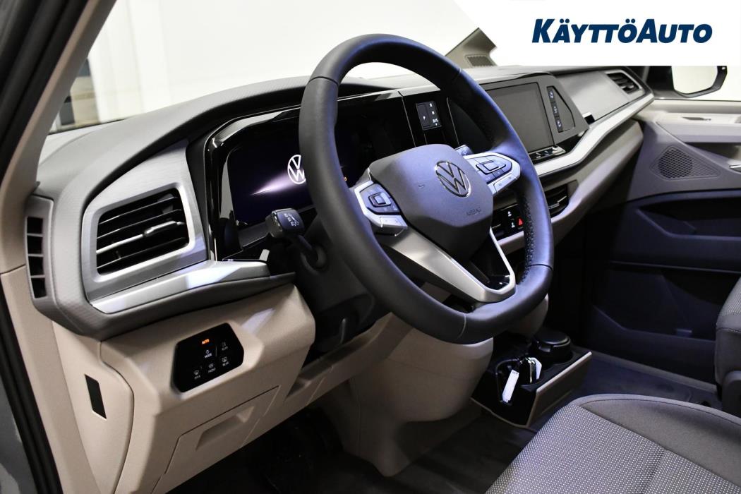 VOLKSWAGEN Multivan 2025