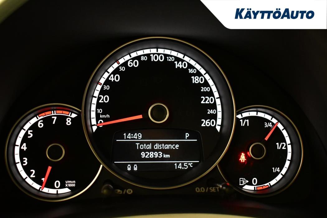 VOLKSWAGEN Beetle 2013