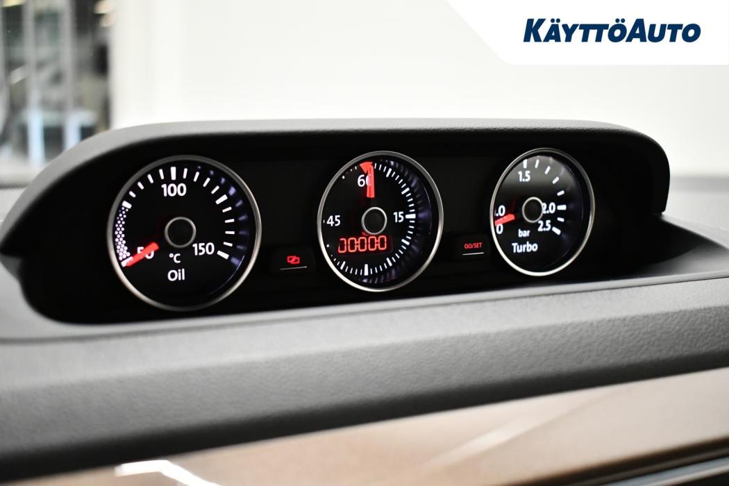 VOLKSWAGEN Beetle 2013