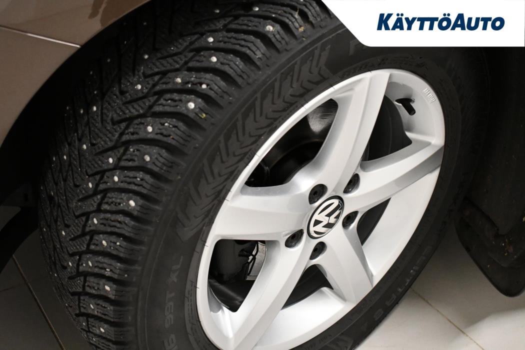 VOLKSWAGEN Beetle 2013