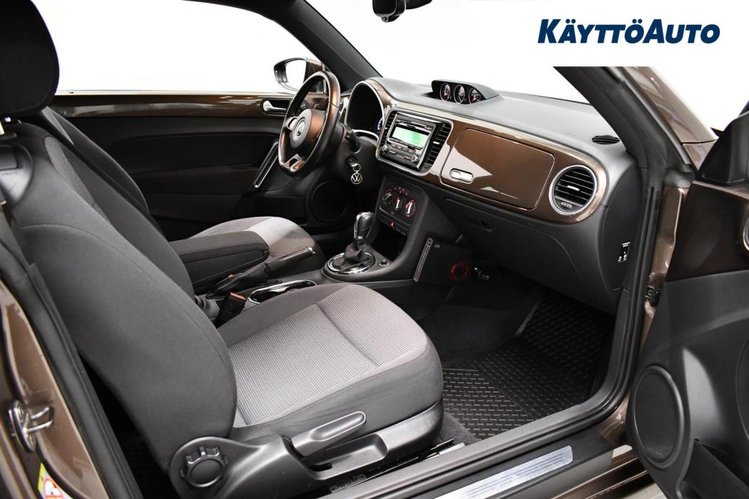 VOLKSWAGEN Beetle 2013