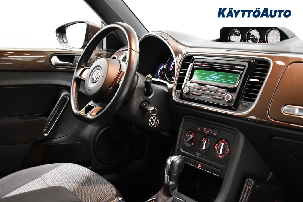 VOLKSWAGEN Beetle 2013