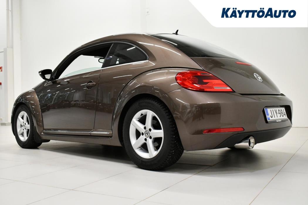 VOLKSWAGEN Beetle 2013