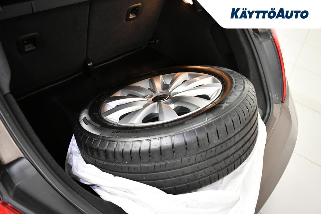 VOLKSWAGEN Beetle 2013