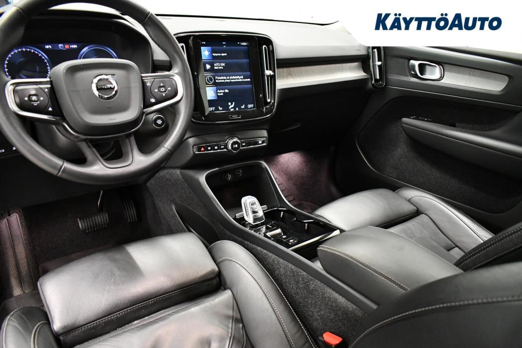 VOLVO XC40 2021