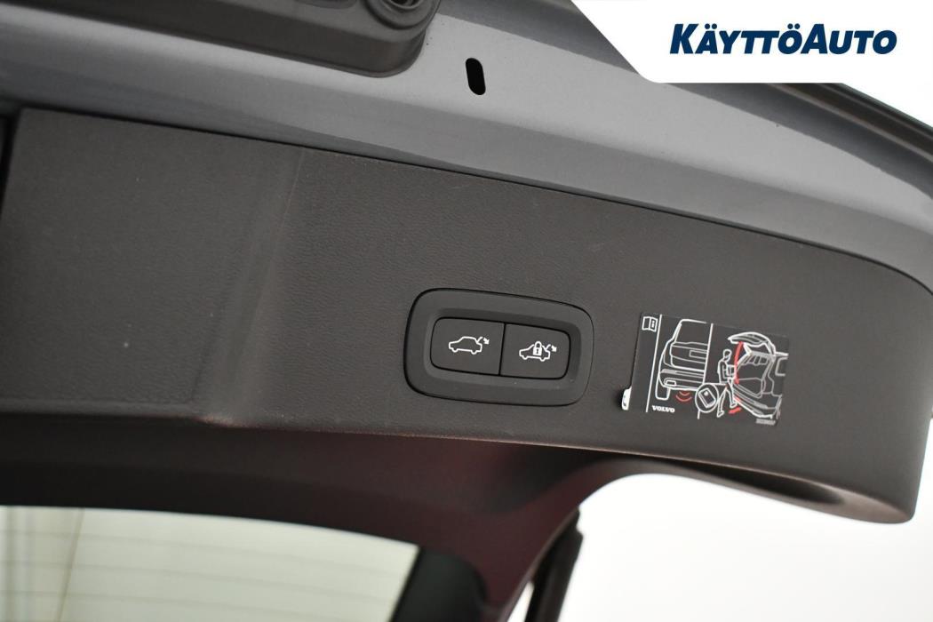 VOLVO XC40 2021