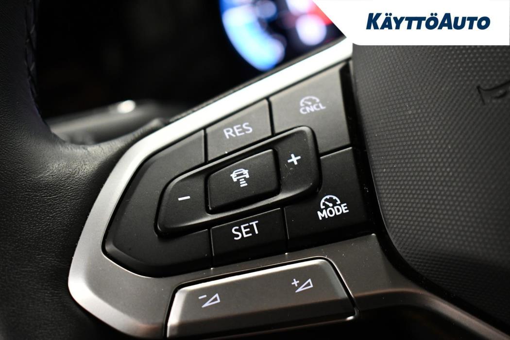 VOLKSWAGEN Golf Variant 2025