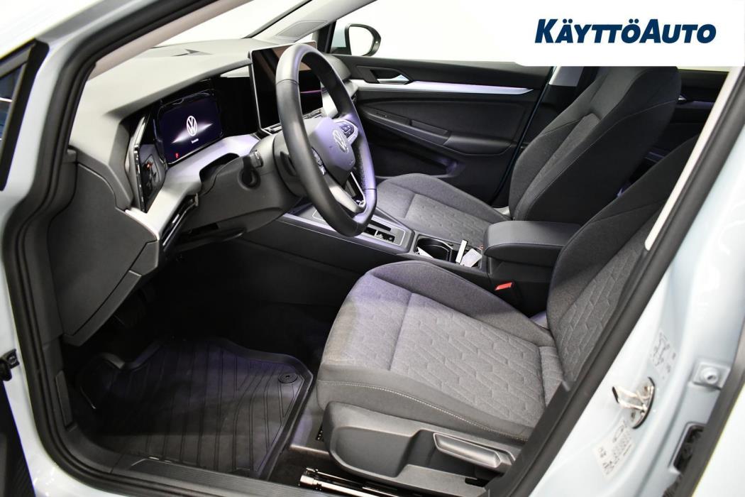 VOLKSWAGEN Golf Variant 2025