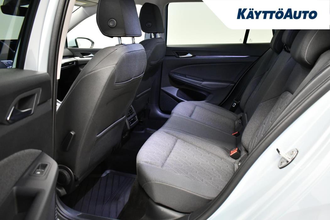 VOLKSWAGEN Golf Variant 2025