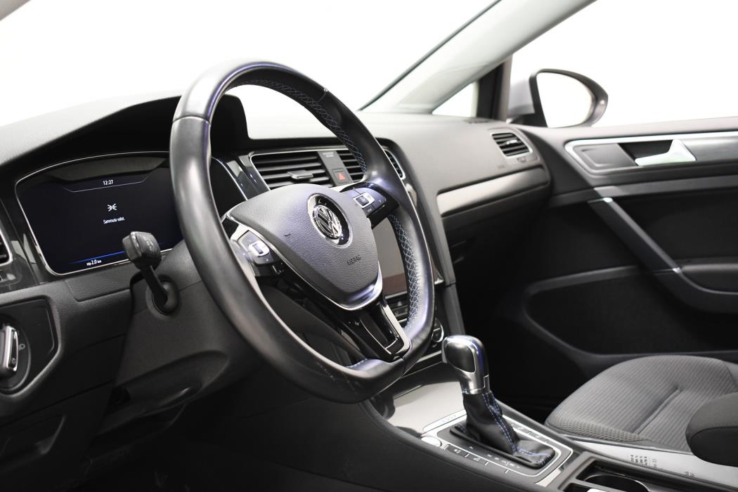 VOLKSWAGEN Golf 2019