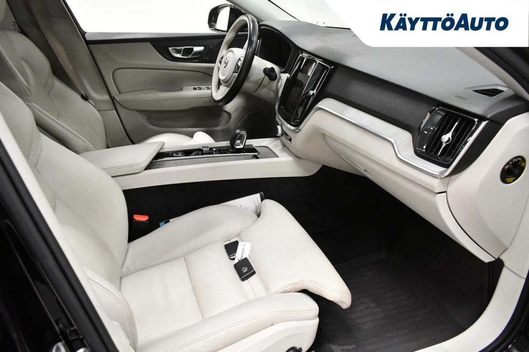 VOLVO S60 2023