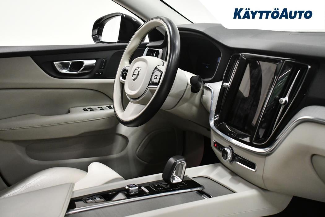 VOLVO S60 2023