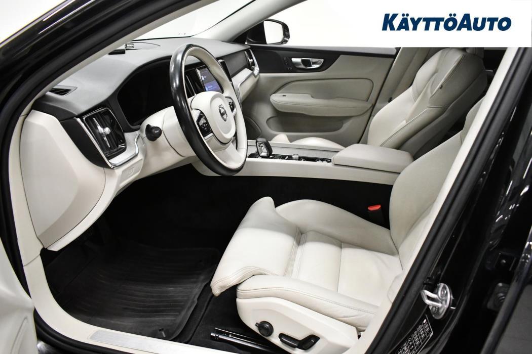VOLVO S60 2023