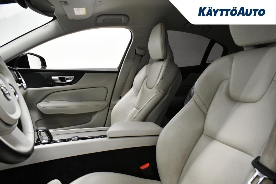 VOLVO S60 2023