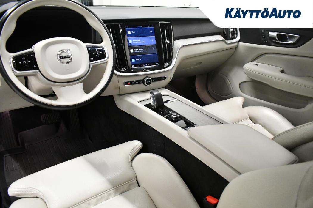VOLVO S60 2023