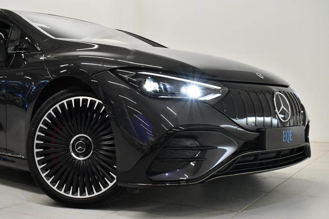 MERCEDES-BENZ EQE 2023