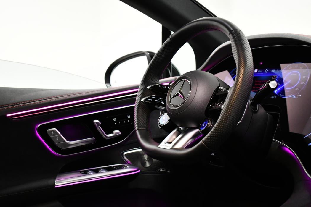 MERCEDES-BENZ EQE 2023