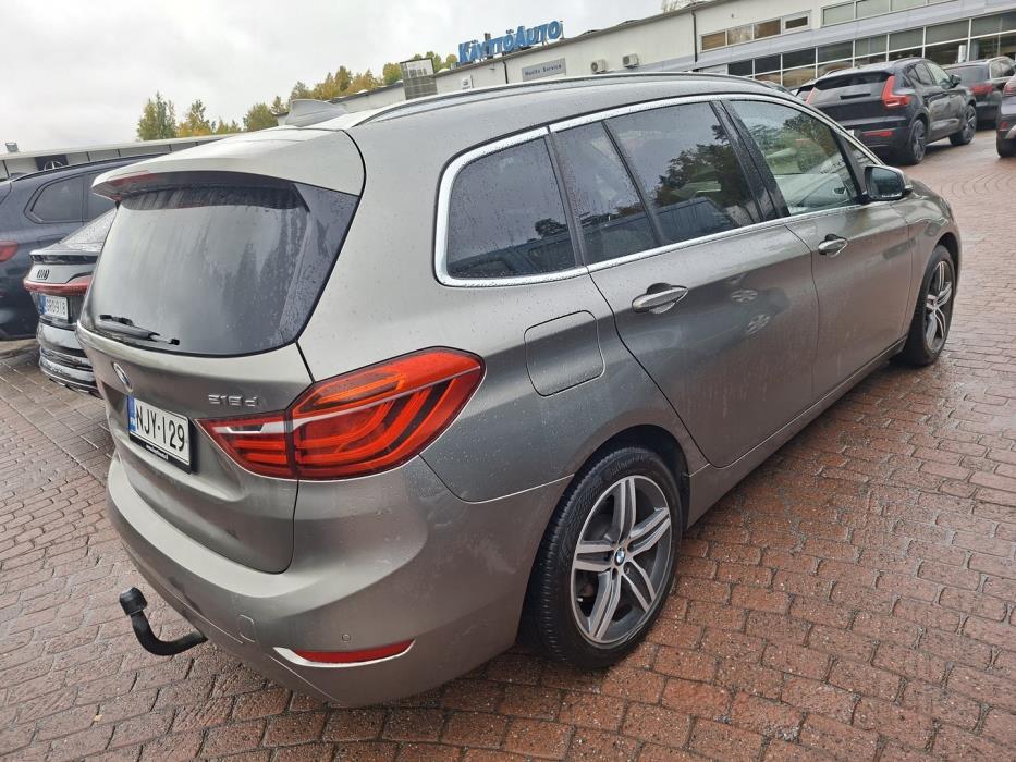 BMW 218 2016