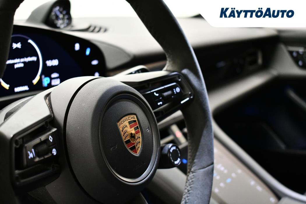PORSCHE TAYCAN 2020