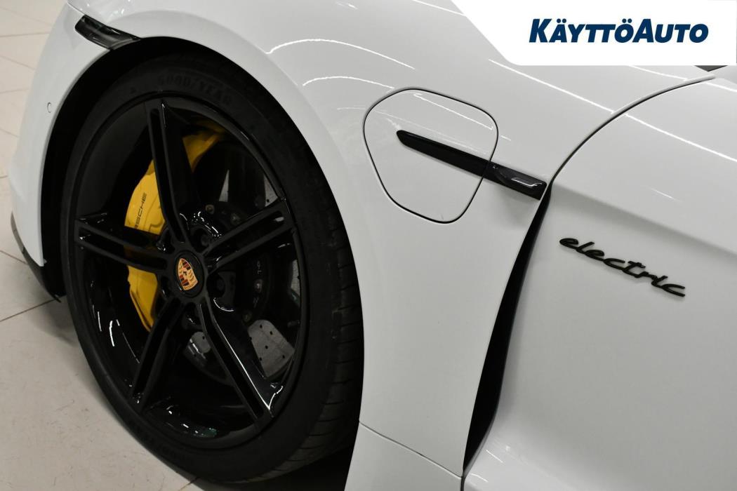 PORSCHE TAYCAN 2020