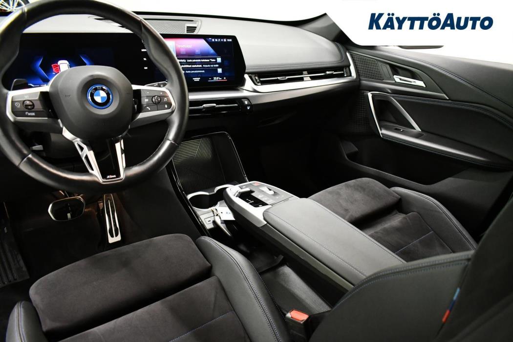 BMW iX1 2024