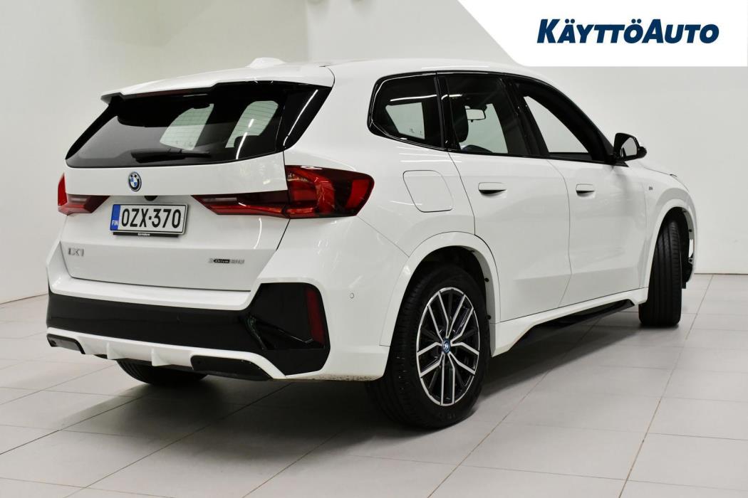 BMW iX1 2024