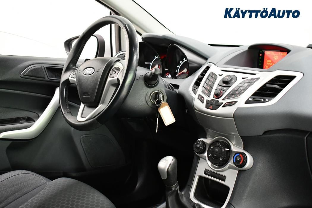 FORD FIESTA VAN 2010