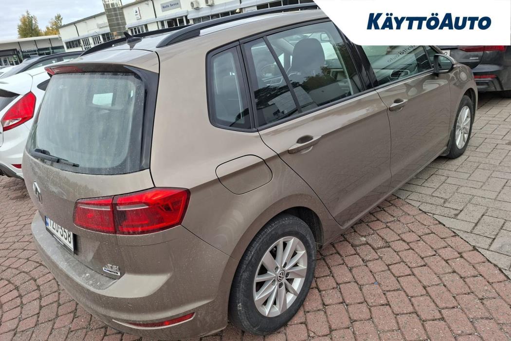 VOLKSWAGEN Golf Sportsvan 2015