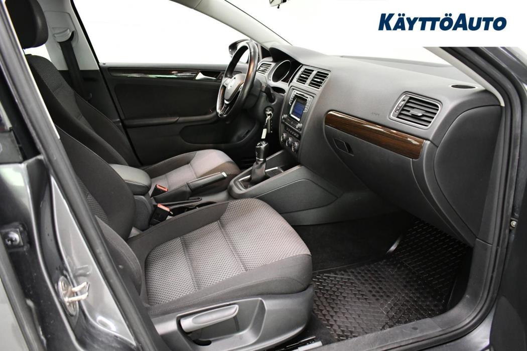 VOLKSWAGEN Jetta 2017