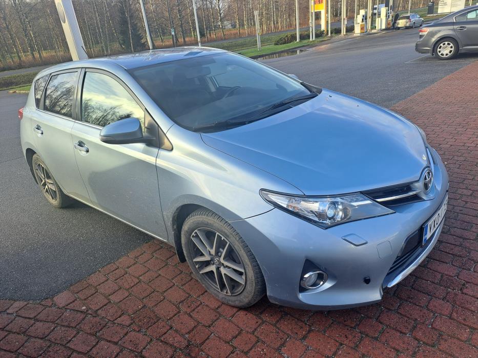 TOYOTA Auris 2014