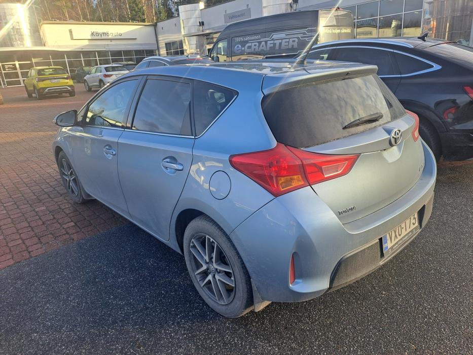 TOYOTA Auris 2014