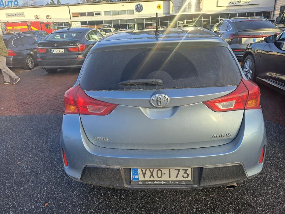 TOYOTA Auris 2014