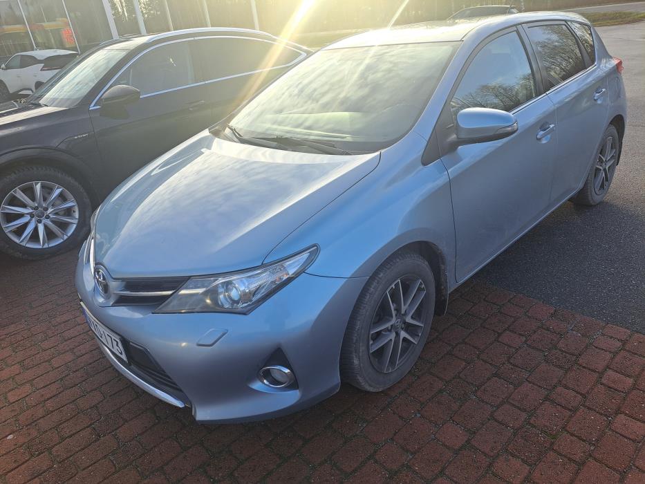TOYOTA Auris 2014