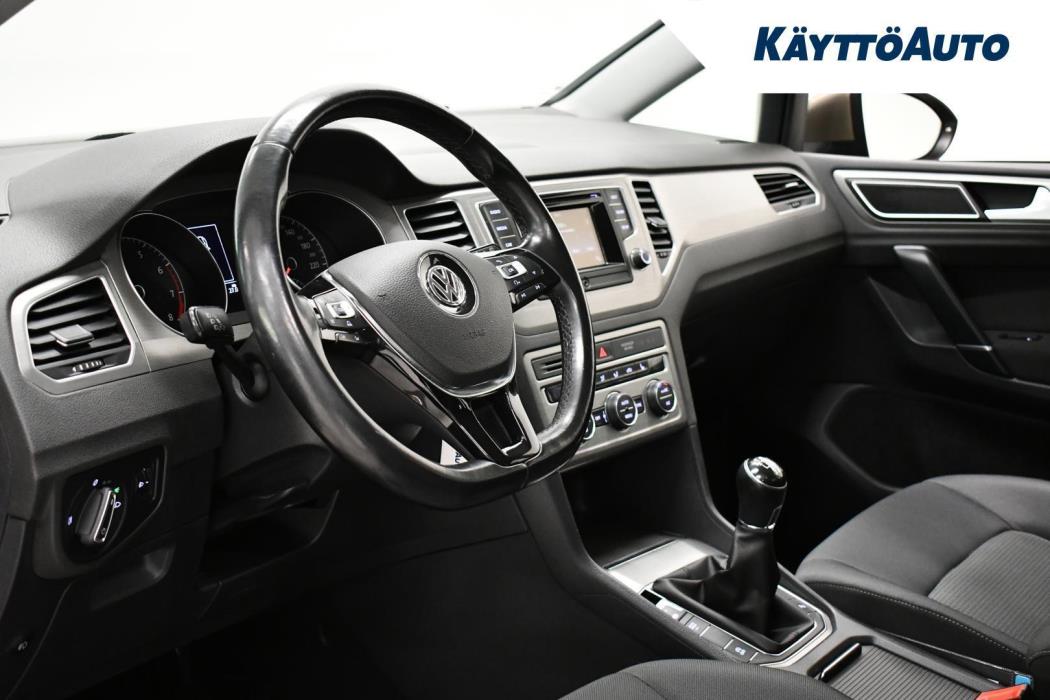 VOLKSWAGEN Golf Sportsvan 2015