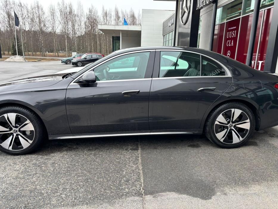 MERCEDES-BENZ E 2025