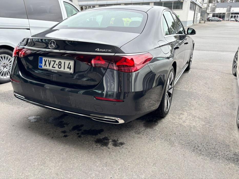 MERCEDES-BENZ E 2025