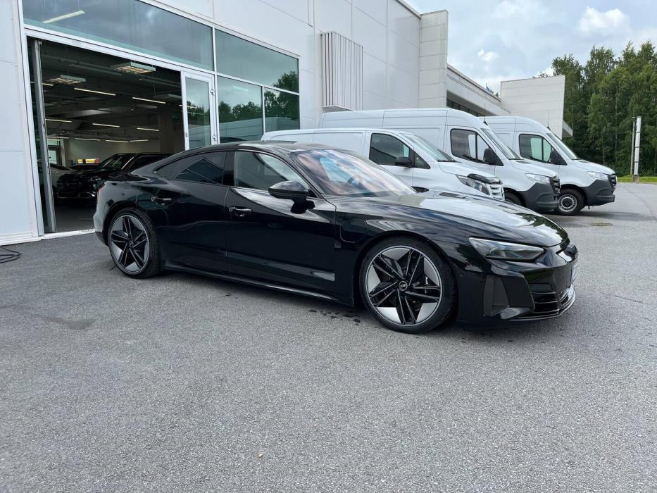 AUDI E-TRON GT RS 2021