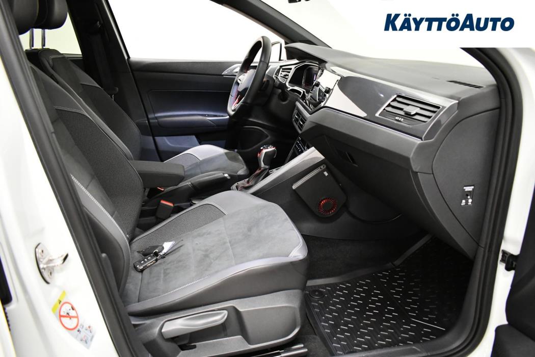 VOLKSWAGEN Polo 2023